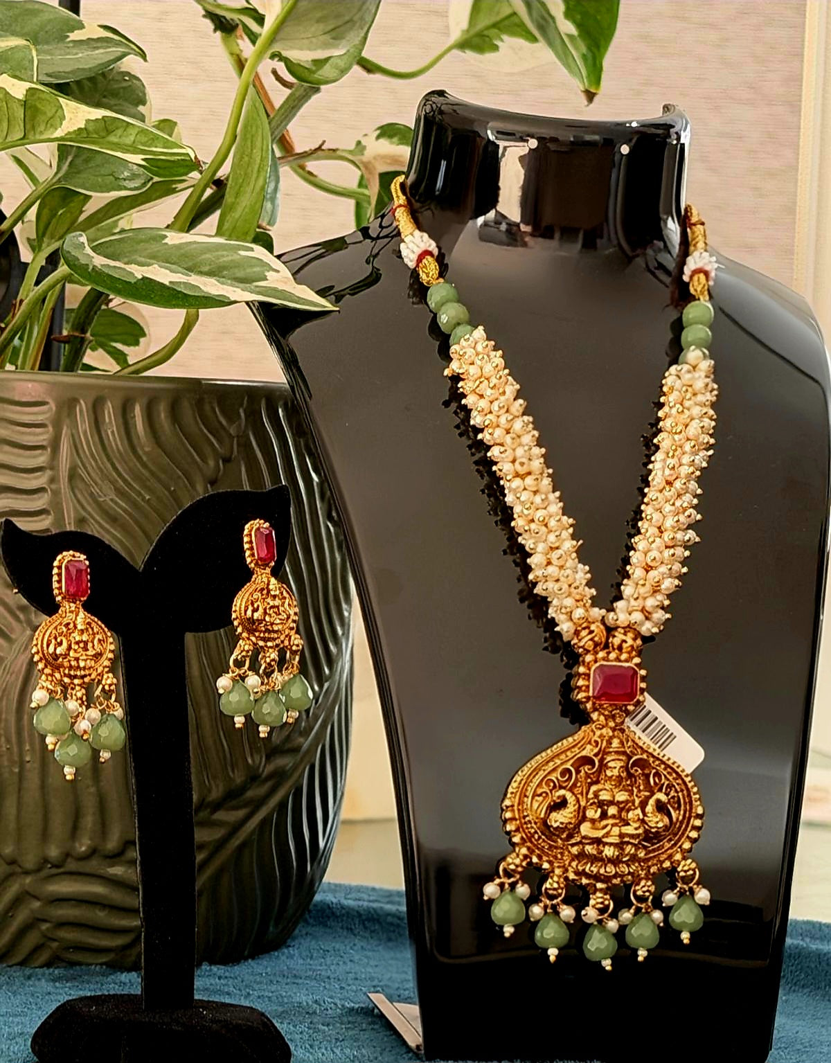 Lakshmi Short Haram With Pearls
