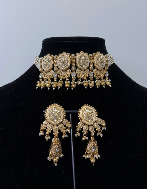 Gold choker set