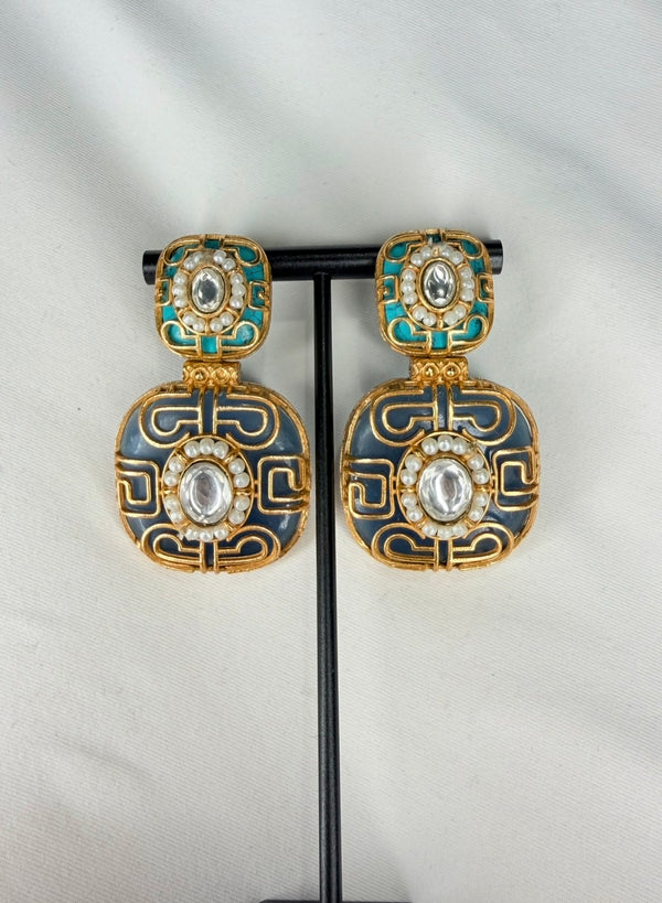 Pearl and gold earrings