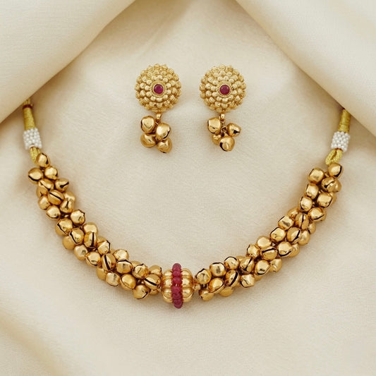 Liya Golden Neckpiece and Earring (Red)