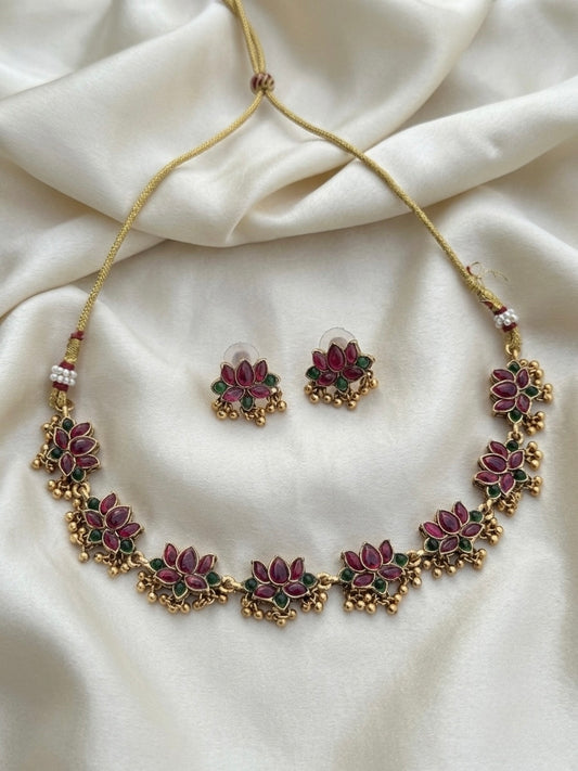 Tamara inspired necklace set with golden bead hangings